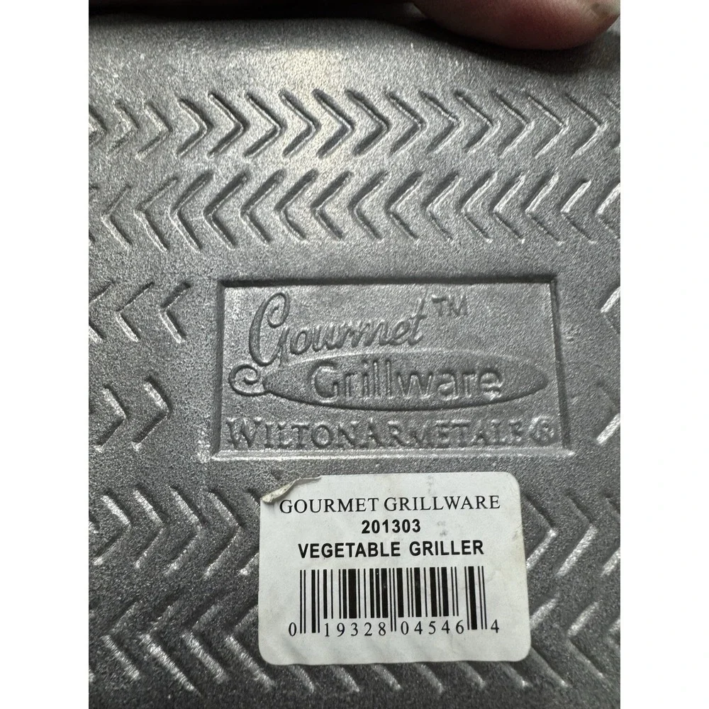 Wilton Armetale Metal Divided Grilling Vegetable/Meat Grillware‎ Tray 19